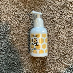 Perfectly Posh Buzz Peel
